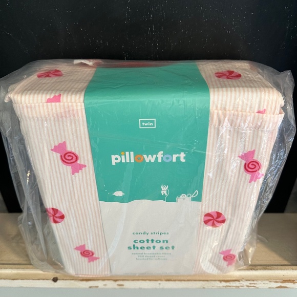 TWIN Candy Stripes Kids' Cotton Sheet Set - Pillowfort - Picture 6 of 7